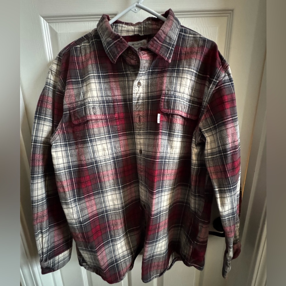Men’s flannel shirt.